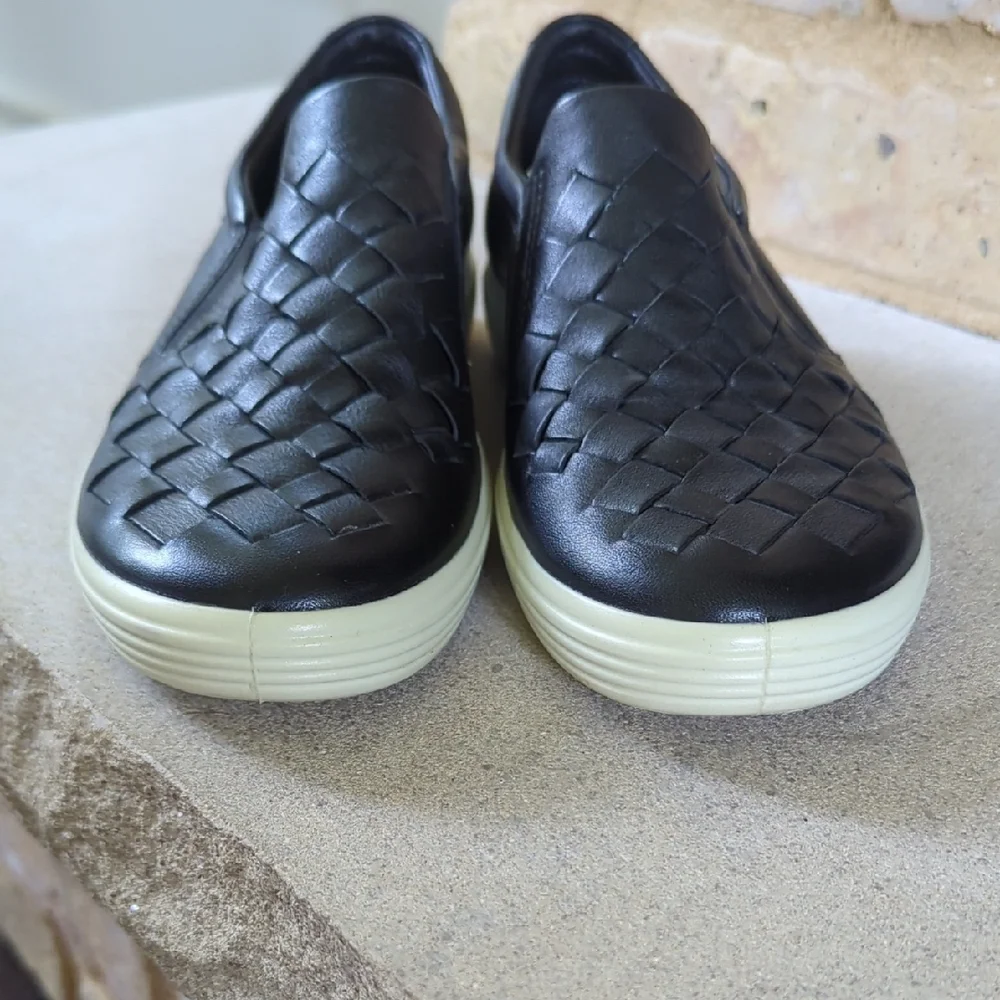 ECCO I  Black Soft 7 Leather Woven Slip-On Sneaker Loafers, 5/36 - Picture 5 of 16